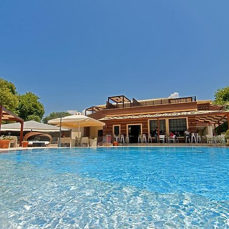 Riviera Perdika Hotel Exterior photo